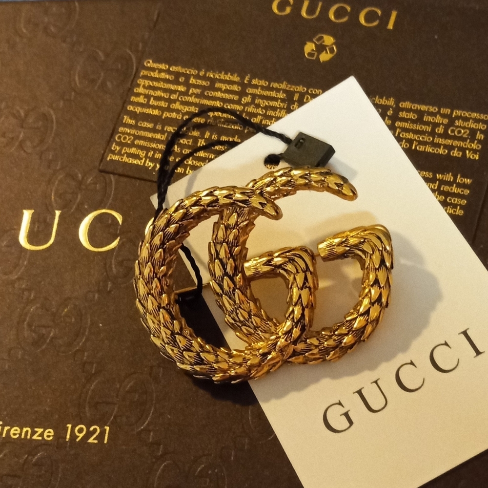 Gucci Wheat Motif Gold Brooch!